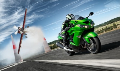 Мотоцикл самолет гонка