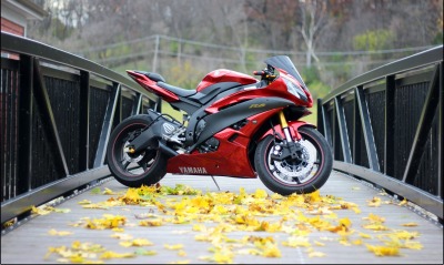 мотоцикл ямаха красный мост