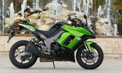 мотоцикл зелено-черный