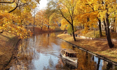 речка парк лодка осень