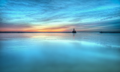 Море маяк закат