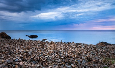 природа берег камни море небо облака Швеция