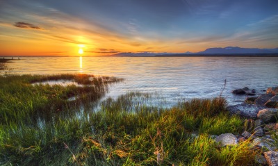 природа озеро солнце трава закат горизонт