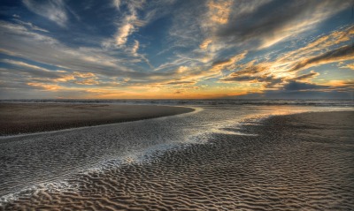песок берег закат