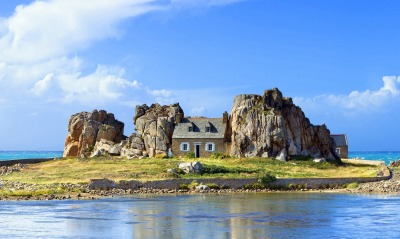 Дом скалы остров море