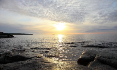 природа море солнце небо облака камни горизонт
