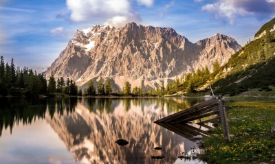 гора озеро отражение