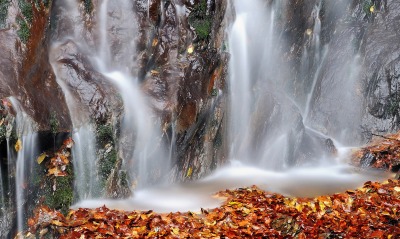 водопад осень вода брызги камни