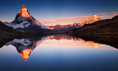 природа озеро отражение горы скалы