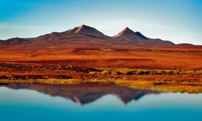 горы водоем речка отражение небо пустыня