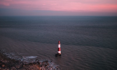 маяк море горизонт