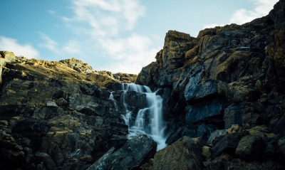 скала камни водопад