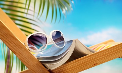 курорт очки книга лежак отдых море пальмы небо