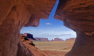Navajo Pottery Arch, Monument Valley, Utah