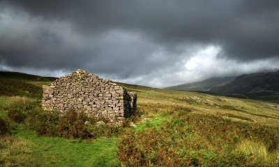 Руины в поле