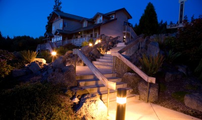 лестница особняк огни ступеньки ночь дом фонари камни