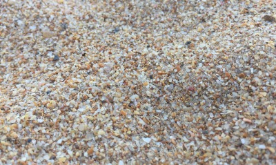 пляж мелкие камни