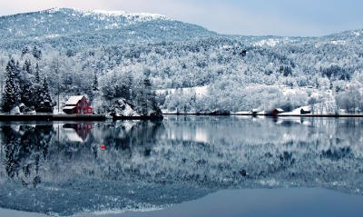 озеро зима горы отражение
