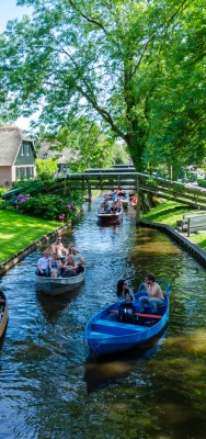 нидерланды гитхорн каналы лодки туристы