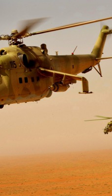 вертолеты над пустыней