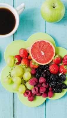 тарелка фрукты утро завтрак кофе