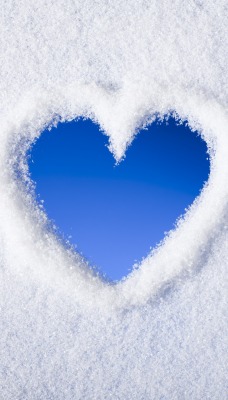 сердце на снегу