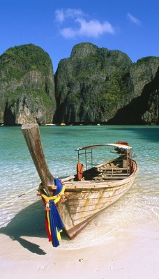 May Bay, Phi Phi Island, Thailand