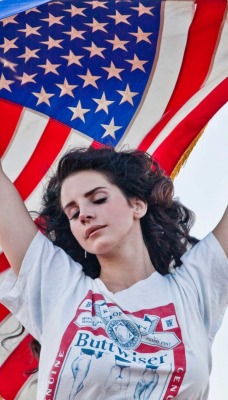 Девушка Lana Del Rey Певица Флаг