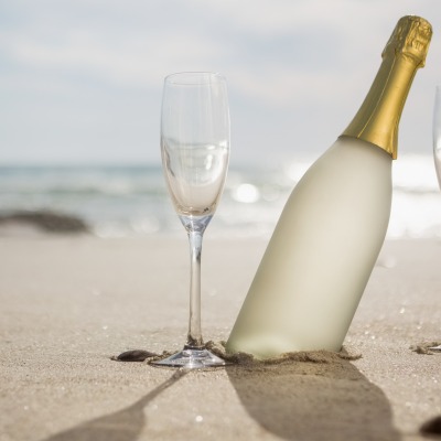 шампанское бокалы берег песок