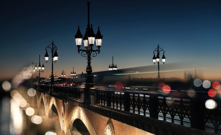 Мост движение фонари