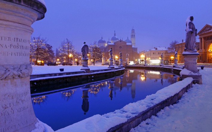 страны архитектура Падуя Италия зима снег река вечер