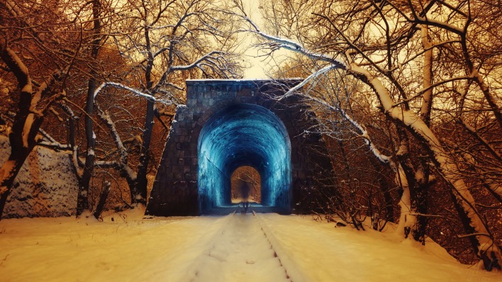 Армения Ереван туннель деревья снег