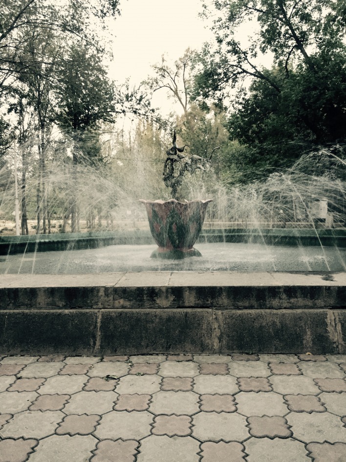 Фонтан, старый фонтан, парк, старый фонтан в парке