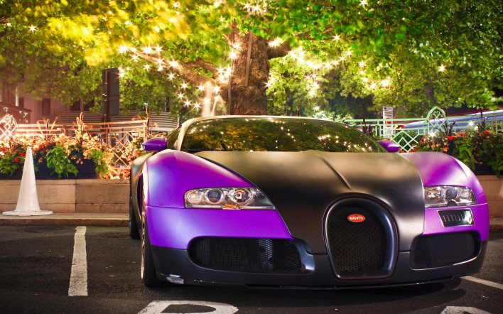 фиолетовая Bugatti