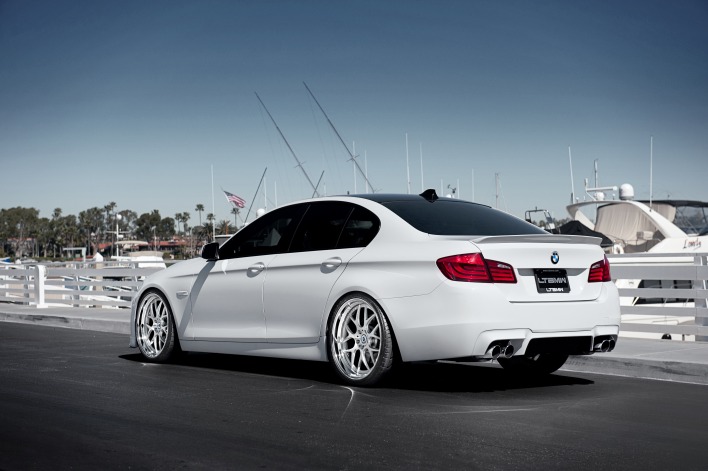 BMW Белая