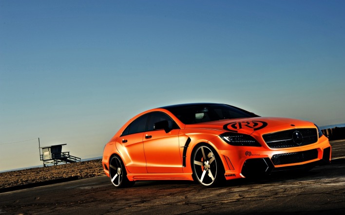 спортивный оранжевый автомобиль