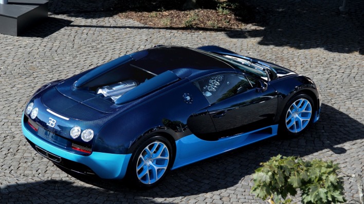 Bugatti Veyron синяя асфальт