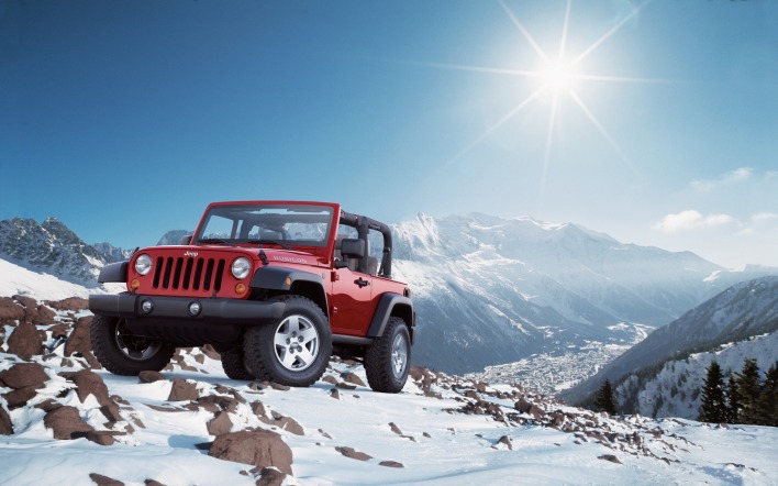 jeep заснеженные горы вершина солнце