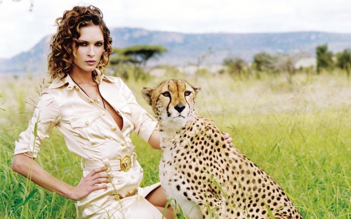 девушка с ягуаром