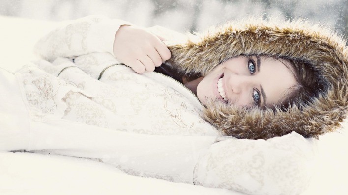девушка белая шуба снег зима