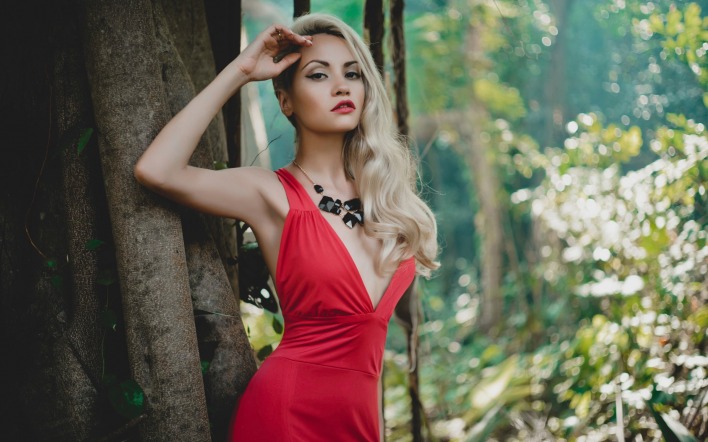 девушка блондинка красное платье girl blonde red dress