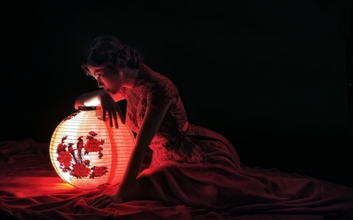 девушка красное платье фонарь girl red dress lantern
