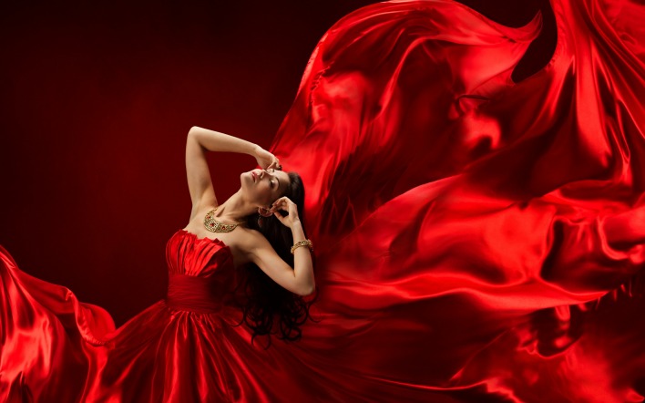 девушка красное платье