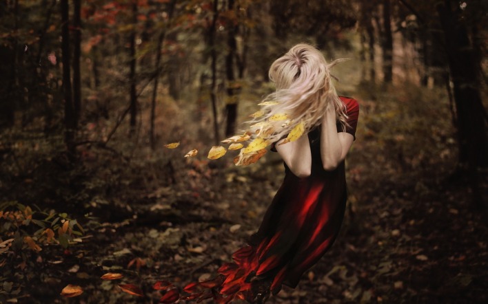 девушка волосы платье лес осень