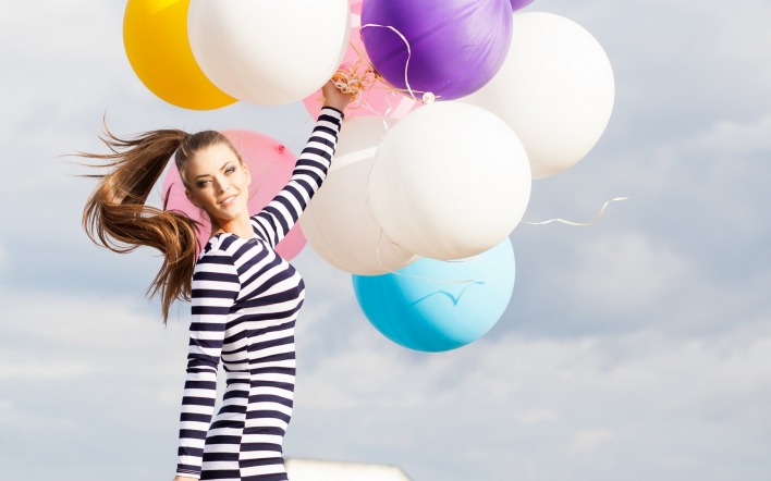 девушка платье воздушные шары креатив