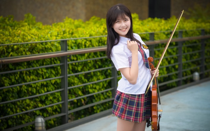 девочка скрипка форма ученица