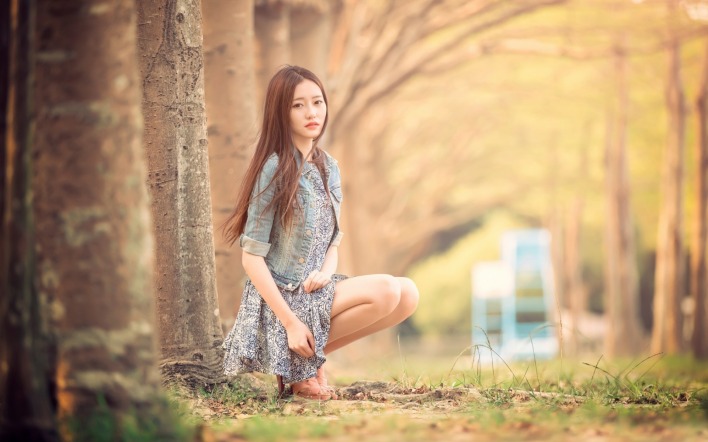 девушки азии азиатка лес деревья осень