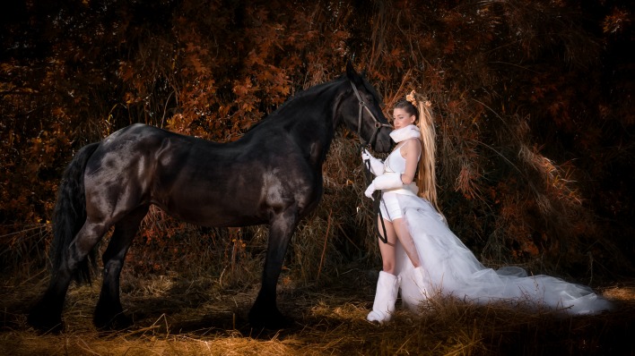 девушка лошадь платье
