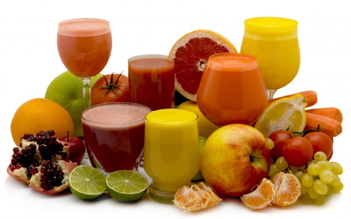 Натюрморт фрукты и соки