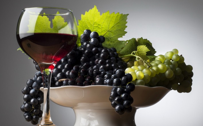 виноград вино бокал